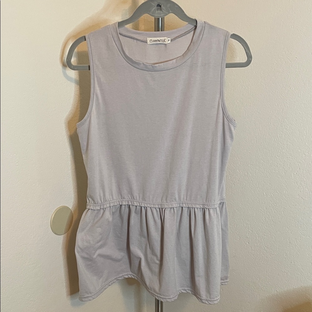 Stylish Gray woman’s tank top ruffled bottom new never worn